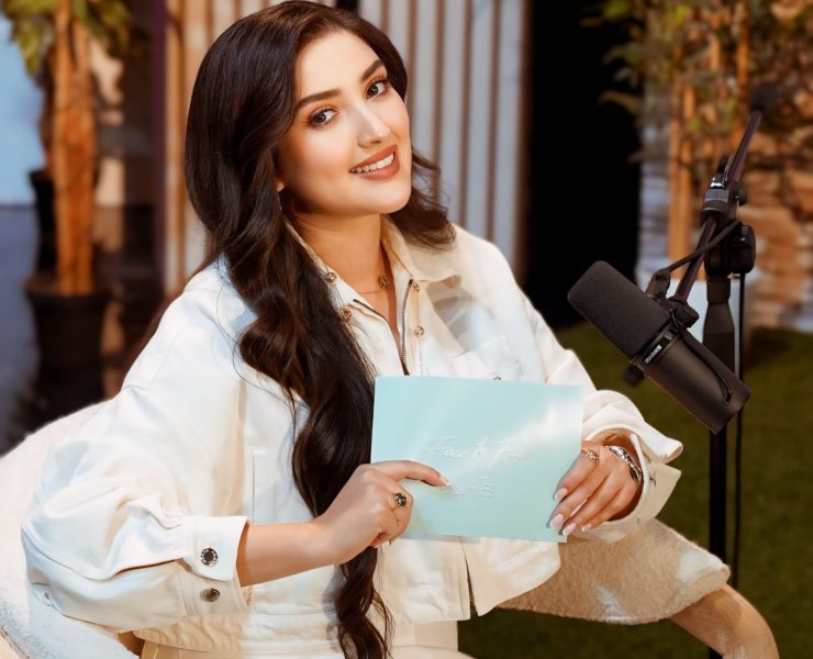 الإعلامية فريال زياري تدعم المجتمع العربي وقضاياه عبر برنامجها الجديد